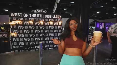 Jada online show from November 2025 10:52:01 PM