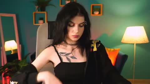 jade_castle online show from April 2026 05:39:02 PM