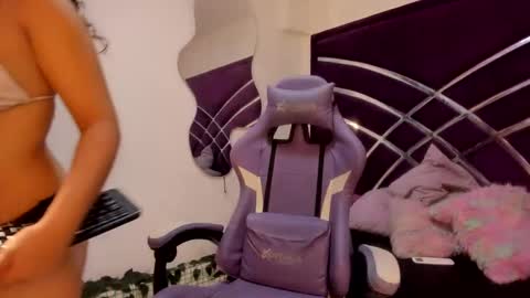 jade_ht online show from April 2026 12:32:01 PM