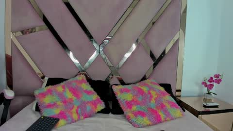 jade_ht online show from April 2026 12:39:01 PM