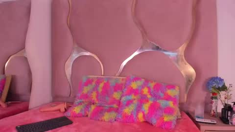Snapshot of jade_ht chatting on June 2026 10:43:02 PM jade_ht online show from June 2026 10:43:02 PM