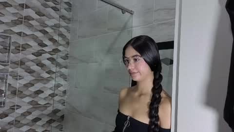 jade_lovv online show from June 2026 12:22:02 PM