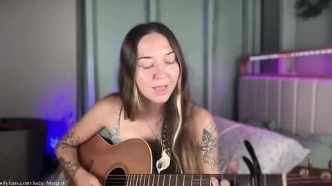 Snapshot of jade_margot chatting on November 2025 04:00:02 AM Jade Margot online show from November 2025 04:00:02 AM