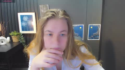 Snapshot of jade_soft chatting on October 2025 01:32:01 PM Jade online show from October 2025 01:32:01 PM