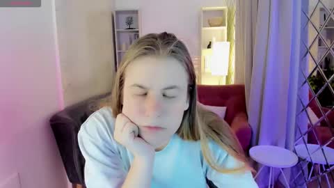 Jade online show from November 2025 08:20:01 PM