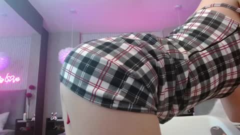 Snapshot of jade_storm_ chatting on January 2025 11:45:01 PM JADE online show from January 2025 11:45:01 PM