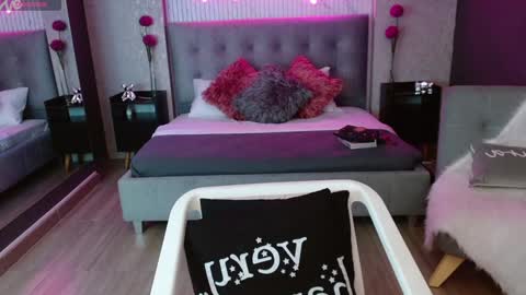 Snapshot of jade_storm_ chatting on January 2025 08:09:01 PM JADE online show from January 2025 08:09:01 PM