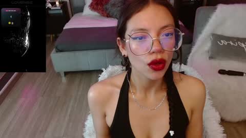 Snapshot of jade_storm_ chatting on January 2025 08:31:02 PM JADE online show from January 2025 08:31:02 PM