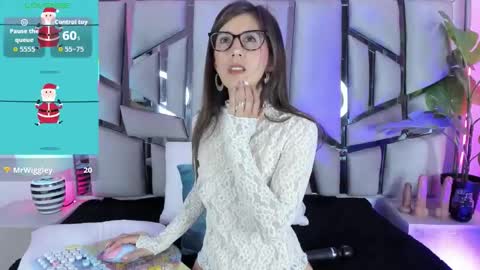 jade white  online show from December 2025 01:27:01 PM