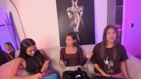 Snapshot of jade_ws chatting on November 2025 02:22:01 AM Jade online show from November 2025 02:22:01 AM