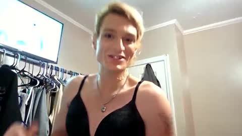 jadedmoshier online show from June 2026 01:39:01 AM
