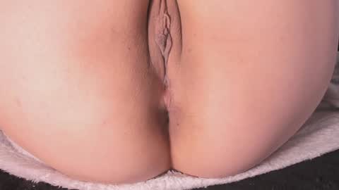 Snapshot of jadeestudios chatting on January 2025 05:21:01 PM jadeestudios online show from January 2025 05:21:01 PM