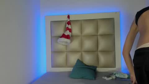 jadeestudios online show from December 2025 08:56:02 AM