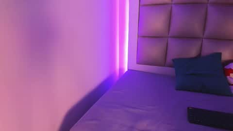 jadeestudios online show from December 2025 04:18:02 AM