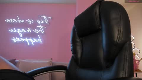 Snapshot of jadeevansx chatting on November 2025 12:25:01 PM JADE EVANS online show from November 2025 12:25:01 PM