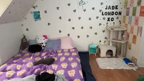 Snapshot of jadelondonxo chatting on March 2025 08:16:02 PM Jade online show from March 2025 08:16:02 PM