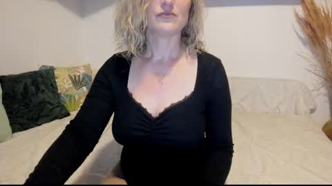 elena online show from November 2025 03:07:01 AM