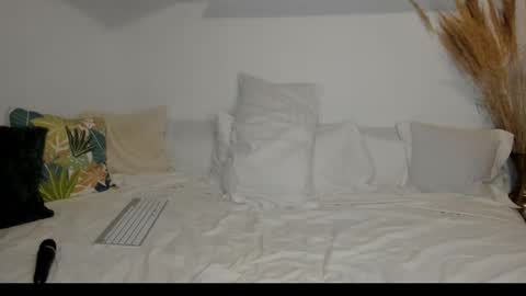 elena online show from February 2026 03:14:02 AM