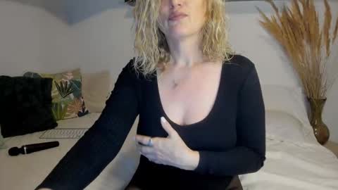 elena online show from March 2026 02:38:02 AM