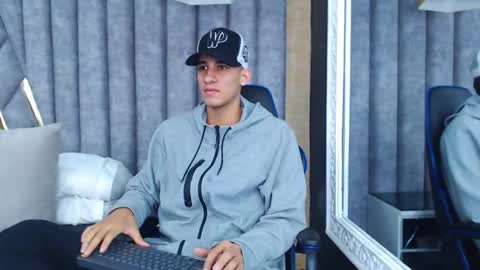 Snapshot of jakemoxleey chatting on February 2025 12:19:02 PM jakemoxleey online show from February 2025 12:19:02 PM