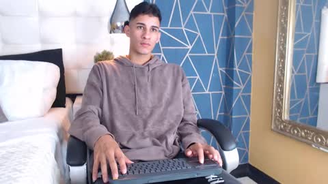 Snapshot of jakemoxleey chatting on March 2025 12:55:01 PM jakemoxleey online show from March 2025 12:55:01 PM