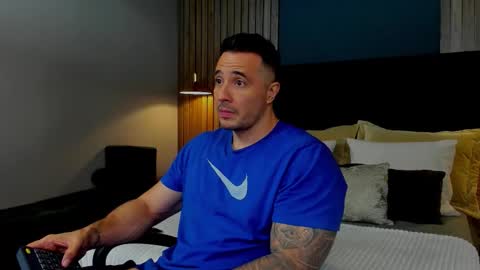 jakestone_1 online show from November 2025 01:27:02 AM