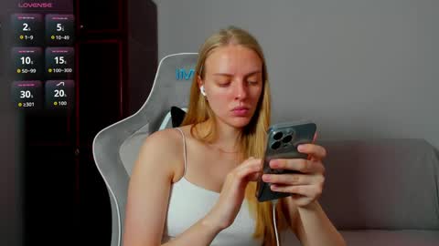 Snapshot of jam_cream chatting on May 2026 07:58:01 AM Sofia online show from May 2026 07:58:01 AM