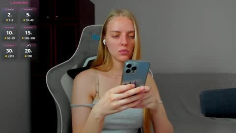 Snapshot of jam_cream chatting on May 2026 08:21:02 AM Sofia online show from May 2026 08:21:02 AM