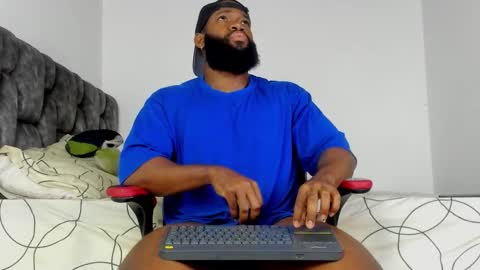 Snapshot of james_bbcmuscle chatting on October 2025 12:59:02 PM James BBC online show from October 2025 12:59:02 PM