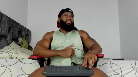 Snapshot of james_bbcmuscle chatting on November 2025 08:41:02 PM James BBC online show from November 2025 08:41:02 PM