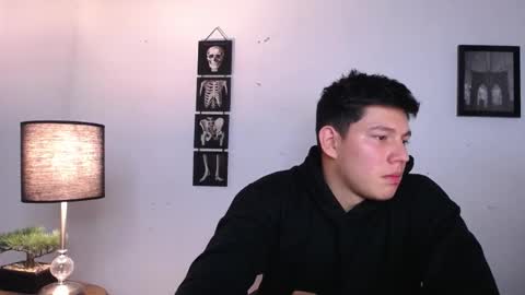 james_cr online show from November 2025 02:21:01 AM