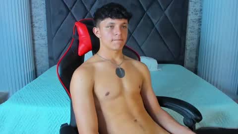 Snapshot of jamesgolden_ chatting on March 2025 04:24:01 PM jamesgolden_ online show from March 2025 04:24:01 PM