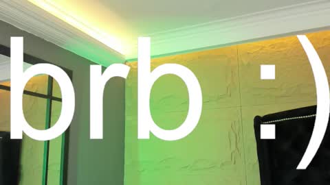 jamesgolden_ online show from November 2025 03:04:01 PM