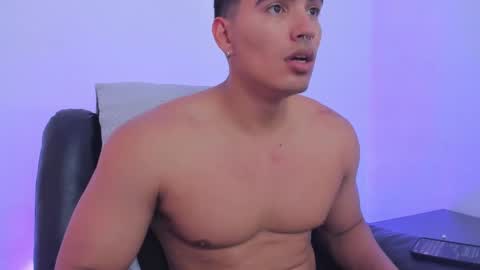 Snapshot of jamesgraay chatting on February 2025 07:48:02 PM James Gray online show from February 2025 07:48:02 PM