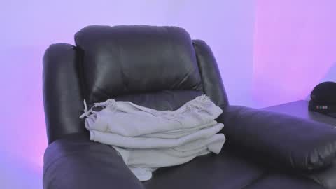 Snapshot of jamesgraay chatting on March 2025 02:39:01 AM James Gray online show from March 2025 02:39:01 AM