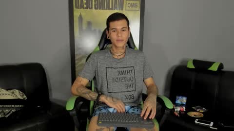 Snapshot of jamesinked_ chatting on February 2025 12:40:01 AM Jamesinked  online show from February 2025 12:40:01 AM