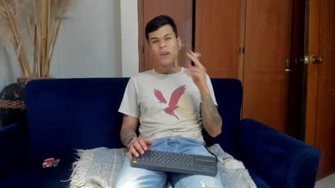 Snapshot of jamesinked_ chatting on November 2025 12:32:01 AM Jamesinked online show from November 2025 12:32:01 AM