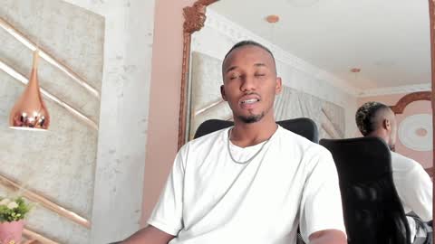 Snapshot of jamesparck chatting on December 2024 03:37:01 PM James online show from December 2024 03:37:01 PM