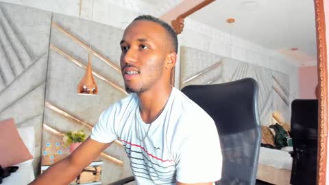 Snapshot of jamesparck chatting on January 2025 07:24:01 PM James online show from January 2025 07:24:01 PM