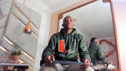 Snapshot of jamesparck chatting on January 2025 12:10:01 PM James online show from January 2025 12:10:01 PM