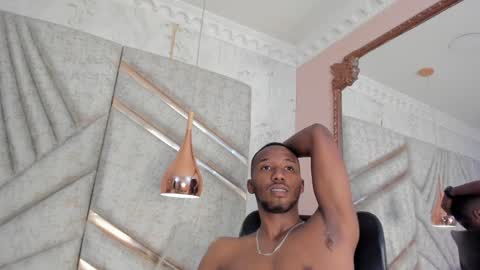 Snapshot of jamesparck chatting on January 2025 06:10:02 PM James online show from January 2025 06:10:02 PM