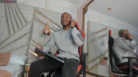 Snapshot of jamesparck chatting on February 2025 12:17:02 PM James online show from February 2025 12:17:02 PM