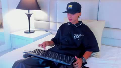 Snapshot of jamess_ford chatting on January 2025 07:01:02 PM jamess_ford online show from January 2025 07:01:02 PM