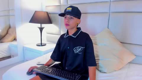 Snapshot of jamess_ford chatting on January 2025 10:02:01 PM jamess_ford online show from January 2025 10:02:01 PM