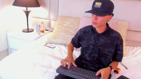 Snapshot of jamess_ford chatting on January 2025 10:01:01 PM jamess_ford online show from January 2025 10:01:01 PM