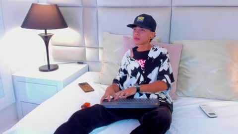 Snapshot of jamess_ford chatting on January 2025 05:51:01 PM jamess_ford online show from January 2025 05:51:01 PM