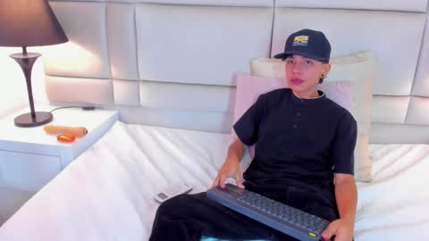 Snapshot of jamess_ford chatting on January 2025 05:56:02 PM jamess_ford online show from January 2025 05:56:02 PM