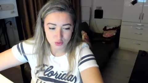 jamielanecb online show from December 2025 09:54:02 PM