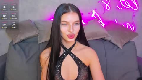 Eva online show from November 2025 01:05:01 AM