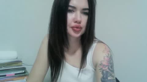 janeessa online show from April 2026 07:18:01 PM